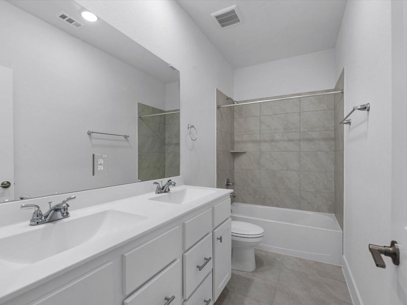 Furnished interior view inside a new home in Clopton Farms, Montgomery (Image 12).