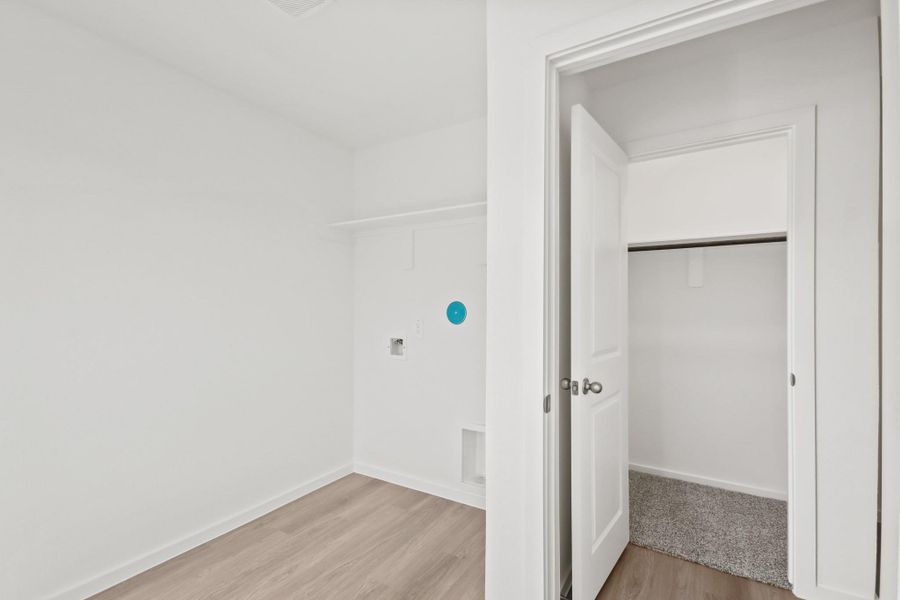 Spacious, unfurnished interior of a new home in Lexington Heights, Willis (Image 13).