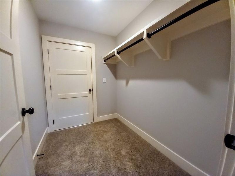 Spacious, unfurnished interior of a new home in , Temple (Image 30).