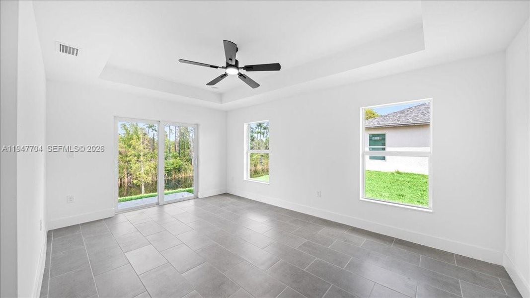 Spacious, unfurnished interior of a new home in , Cape Coral (Image 21).