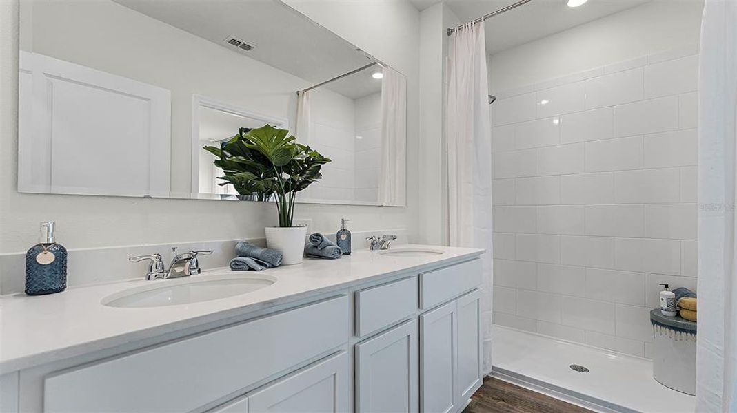 Furnished interior view inside a new home in Kindred, Kissimmee (Image 12).