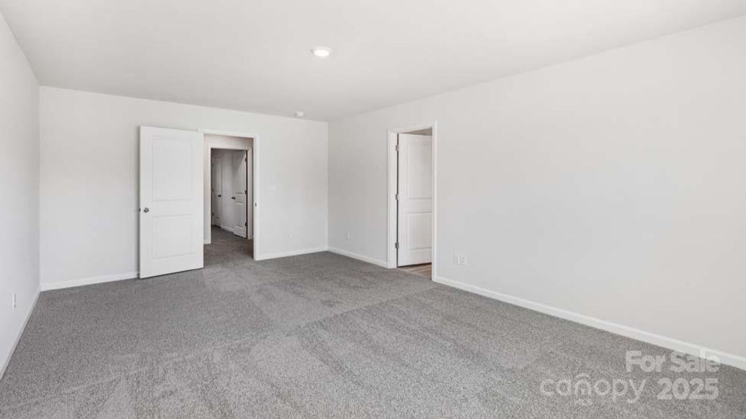 Spacious, unfurnished interior of a new home in Wallace Springs, Statesville (Image 20).