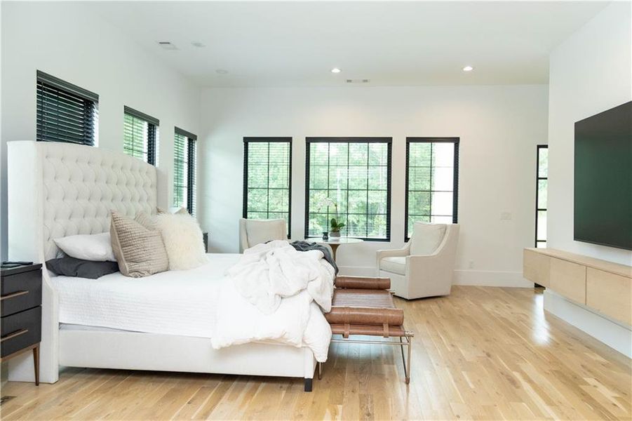 Furnished interior view inside a new home in , Stockbridge (Image 43).