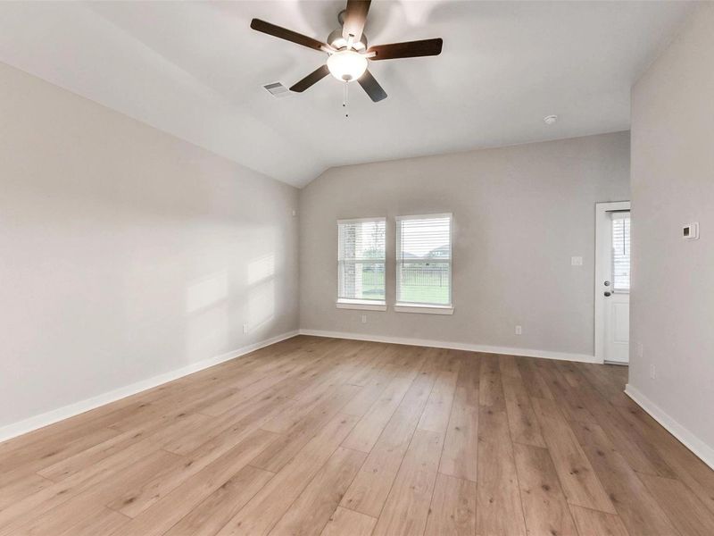 Spacious, unfurnished interior of a new home in Sunterra, Katy (Image 19).