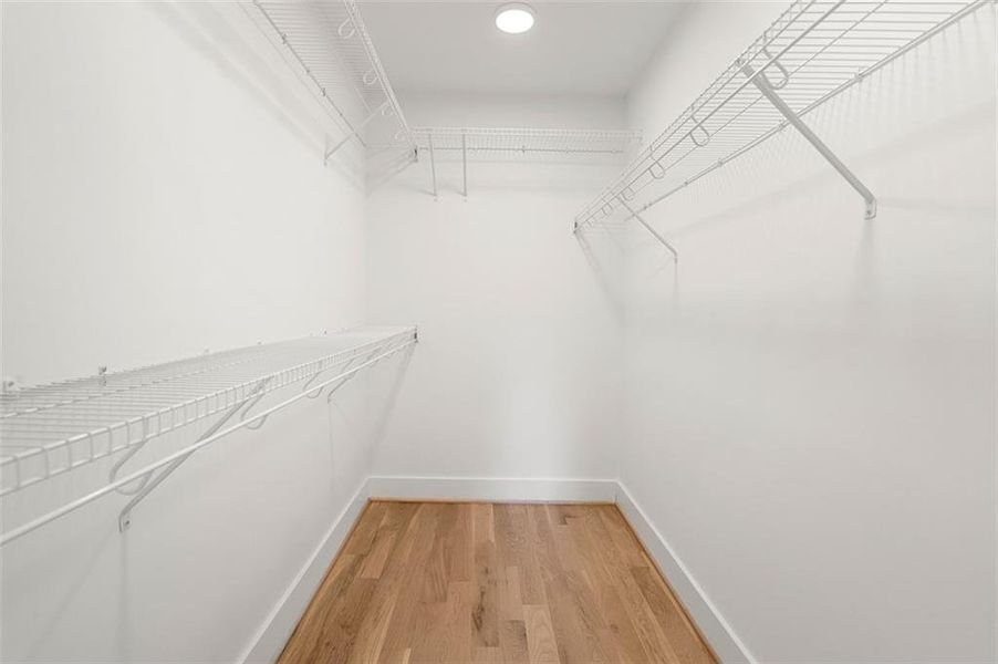 Spacious, unfurnished interior of a new home in , Atlanta (Image 20).