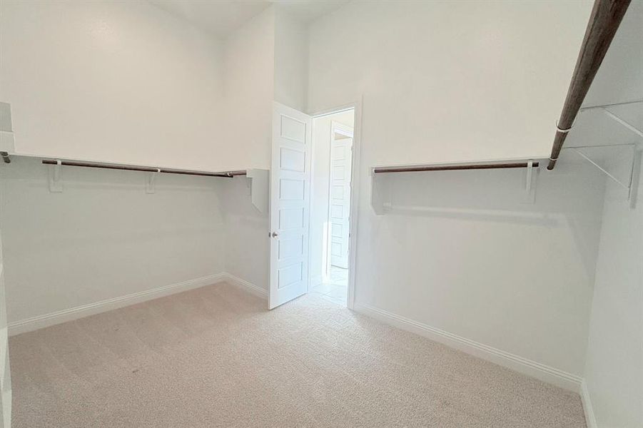Spacious, unfurnished interior of a new home in Polo Ridge, Mesquite (Image 8).