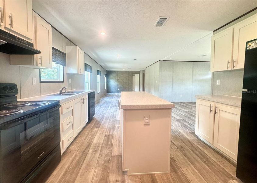 Furnished interior view inside a new home in , Lakeland (Image 7).
