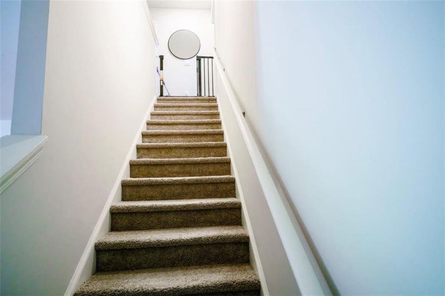 Spacious, unfurnished interior of a new home in Rolling Meadows, Jasper (Image 21).