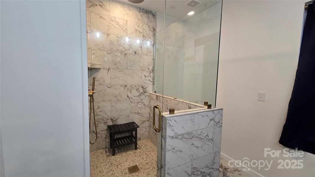 Image 12 of a home in . Image 12 of a home in .