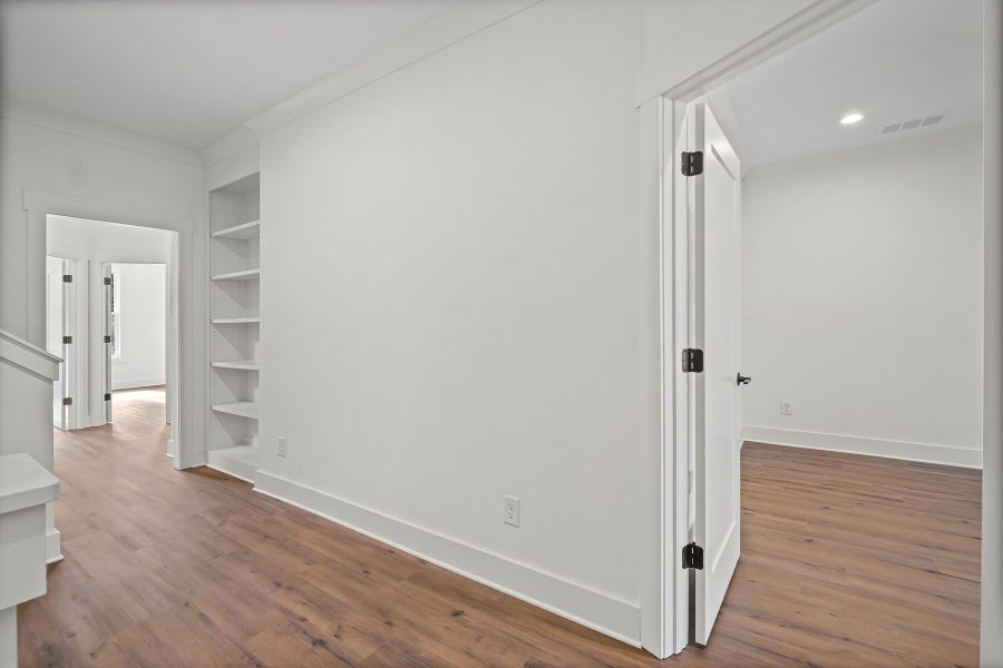 Spacious, unfurnished interior of a new home in Devin's Shire, Kennesaw (Image 15).