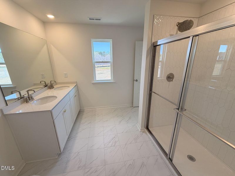 BMR195 Primary Bathroom