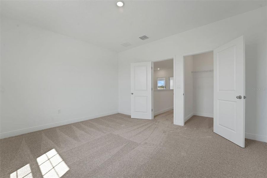 Spacious, unfurnished interior of a new home in Crossroads at Kelly Park, Apopka (Image 14).