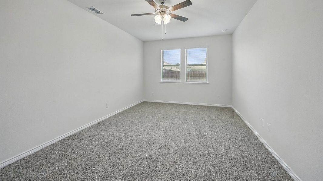 Spacious, unfurnished interior of a new home in Woodcreek, Fate (Image 11).