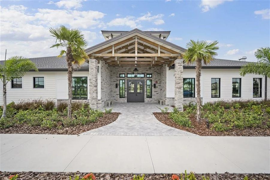 Community amenities in , Palmetto (Image 9).
