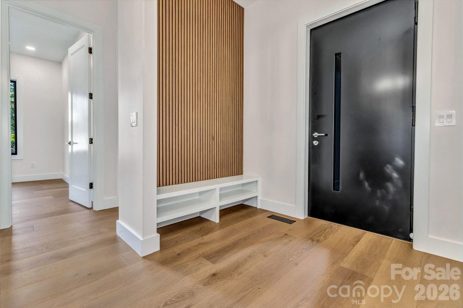 Spacious, unfurnished interior of a new home in , Fairview (Image 23).