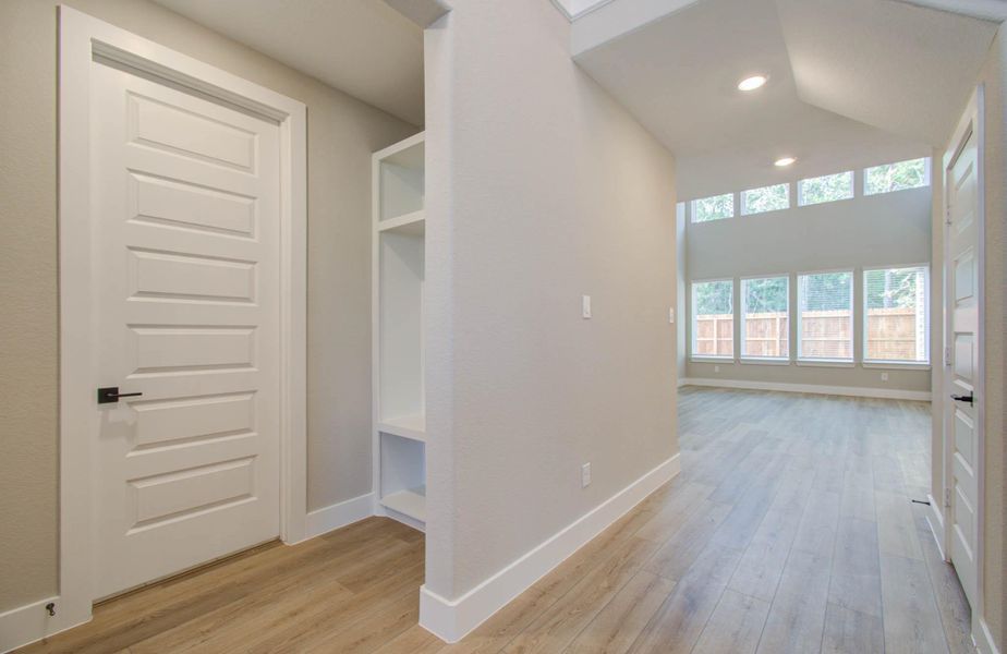 Spacious, unfurnished interior of a new home in Harper's Preserve - Classic Series, Conroe (Image 29).
