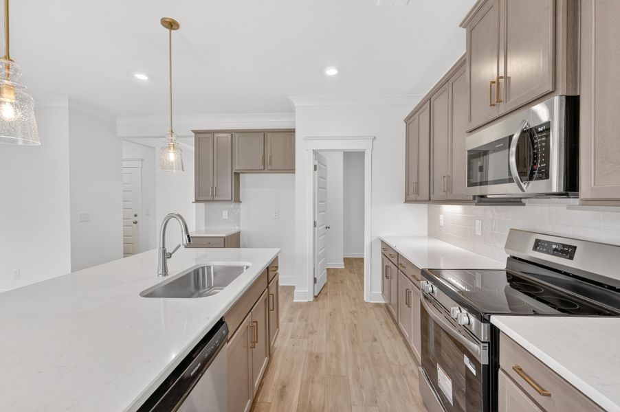 *Photo is of example home. Selections & Finishes may vary. *Photo is of example home. Selections & Finishes may vary.