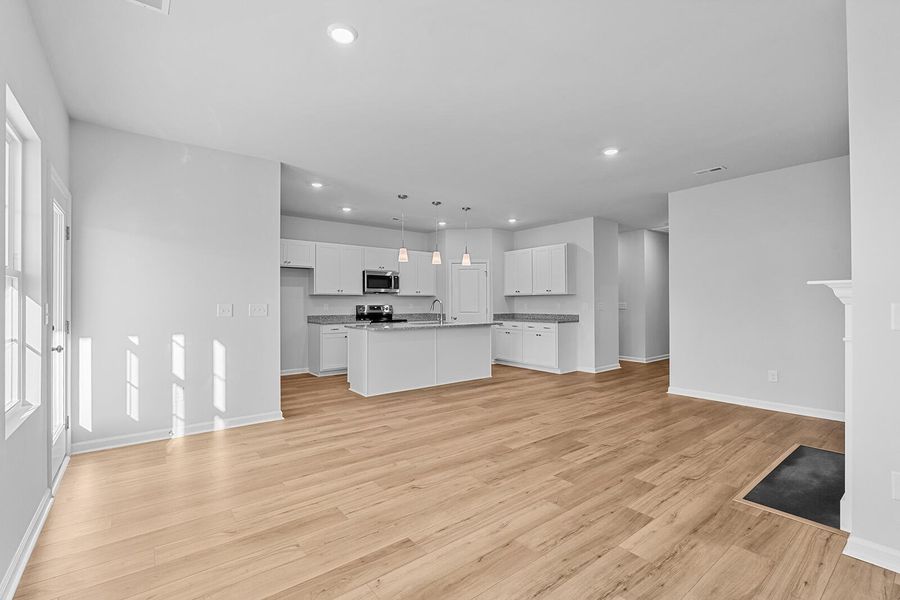 Spacious, unfurnished interior of a new home in , Summerville (Image 13).