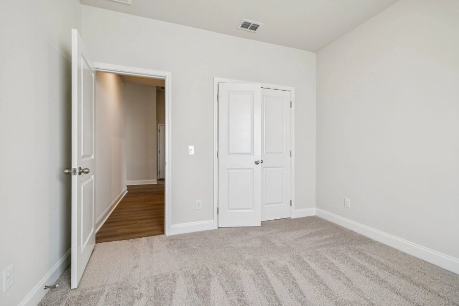 Spacious, unfurnished interior of a new home in Cades Bluff, Lebanon (Image 34).