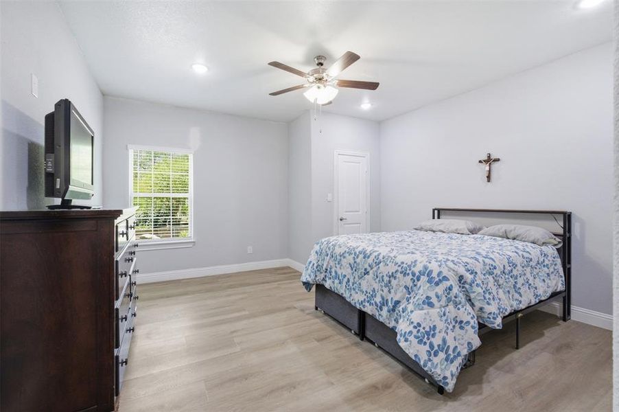 Furnished interior view inside a new home in , Mabank (Image 16).
