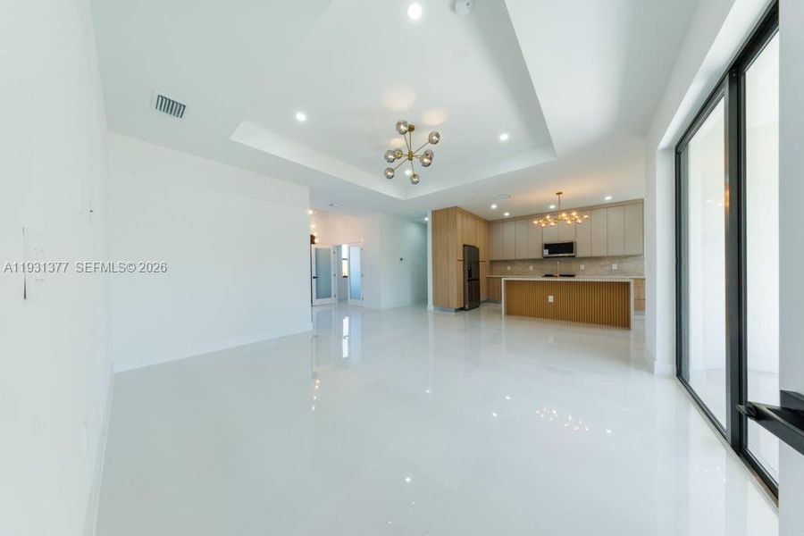 Spacious, unfurnished interior of a new home in , Lehigh Acres (Image 18).