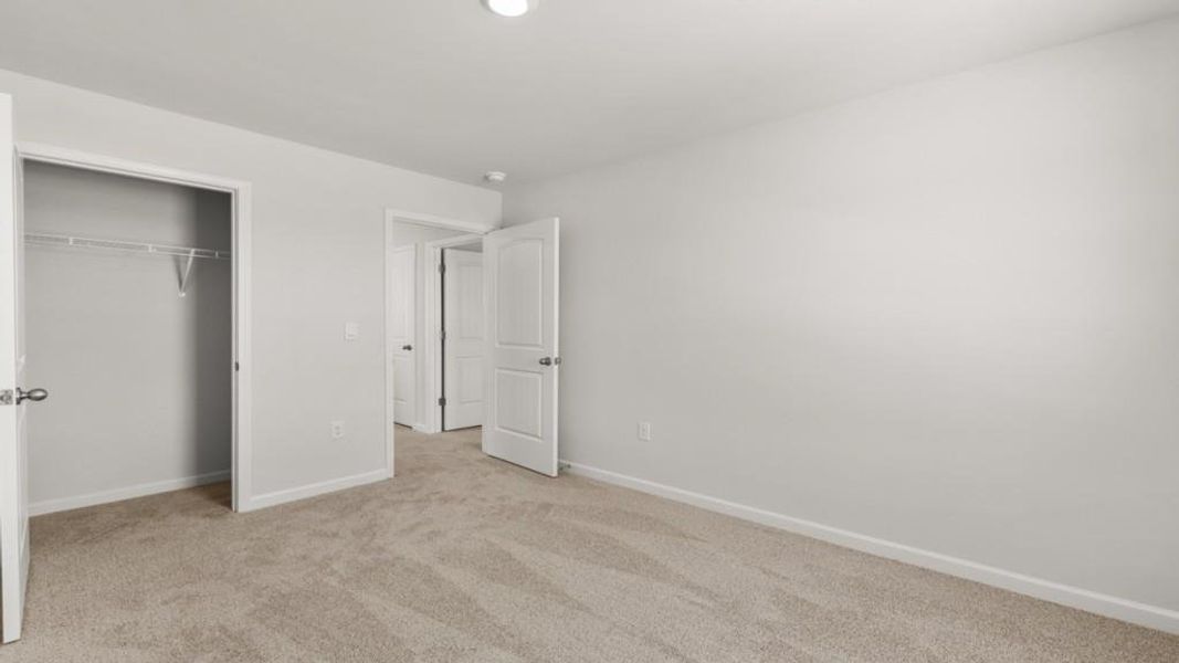 Spacious, unfurnished interior of a new home in Aurora Creek, Dallas (Image 27).