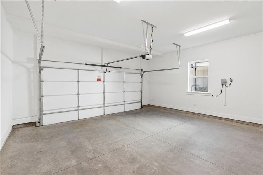 Spacious, unfurnished interior of a new home in Settingdown Farms, Cumming (Image 26).