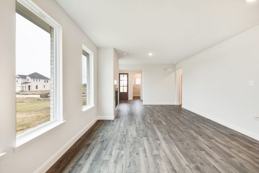Spacious, unfurnished interior of a new home in Creekside, Royse City (Image 15). Spacious, unfurnished interior of a new home in Creekside, Royse City (Image 15).
