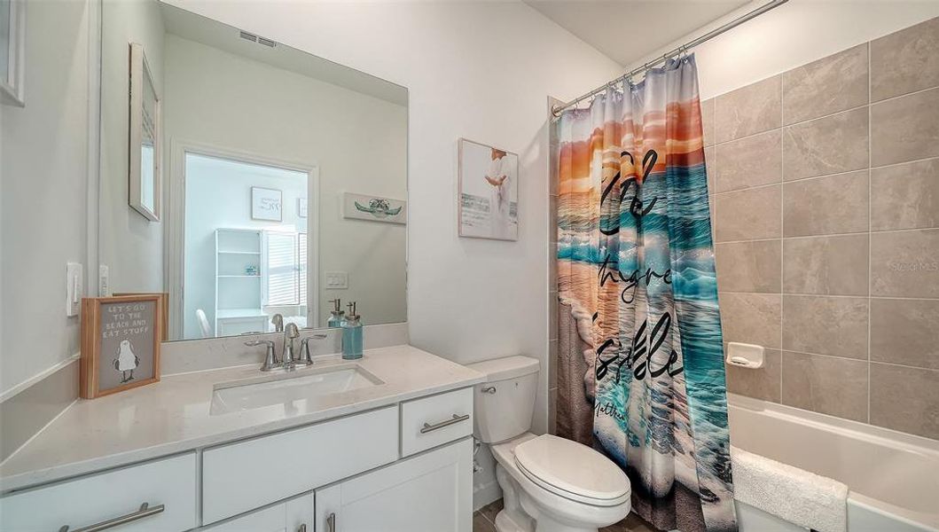 Furnished interior view inside a new home in Lorraine Lakes at Lakewood Ranch, Lakewood Ranch (Image 35).