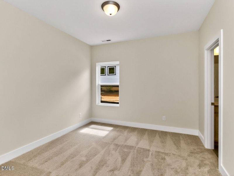 011-1280x960-bedroom-2 011-1280x960-bedroom-2