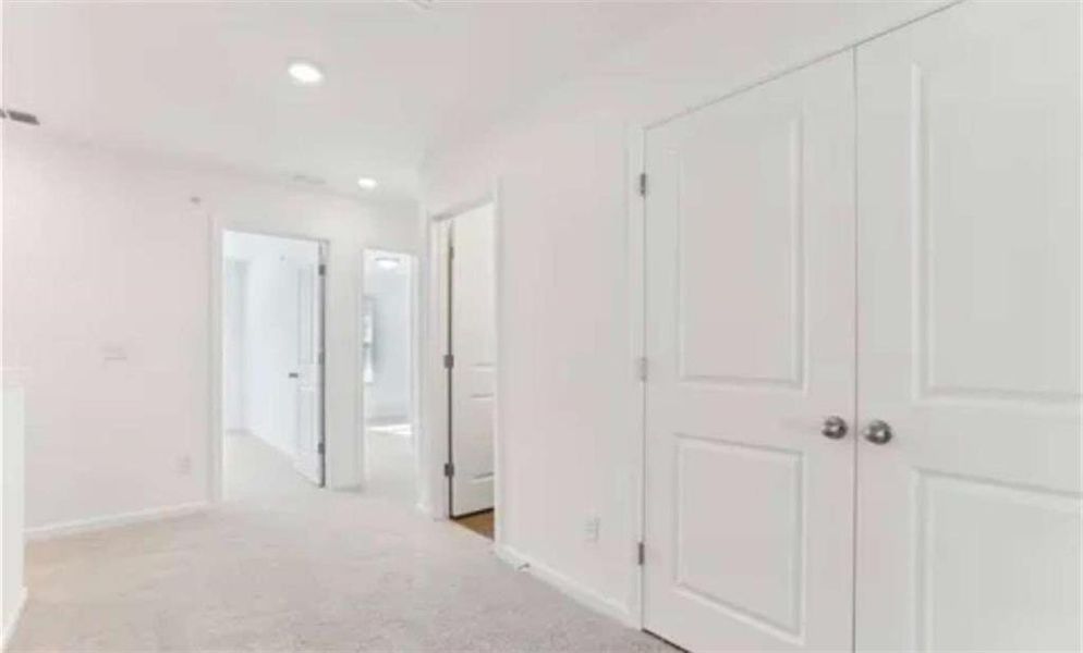 Spacious, unfurnished interior of a new home in , Douglasville (Image 9).