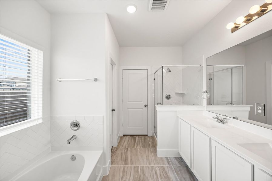 Furnished interior view inside a new home in River Ranch Meadows, Dayton (Image 10).