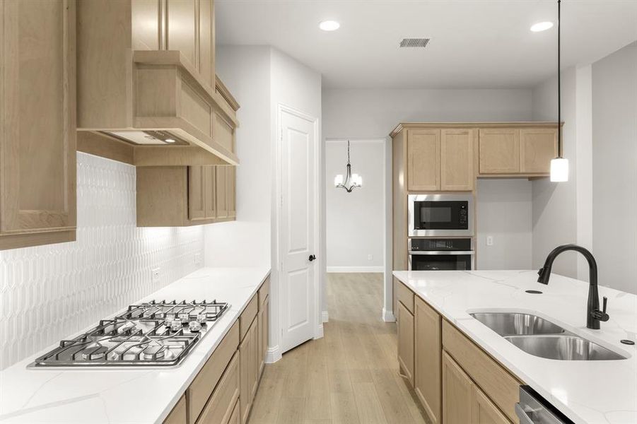 11. 2101 Clairmount - Kitchen (3)