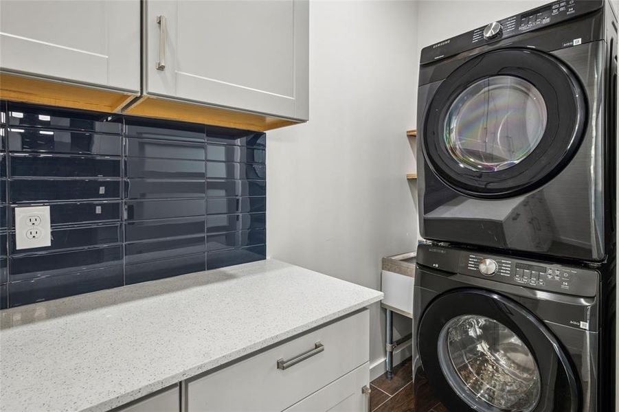 Furnished interior view inside a new home in , Wylie (Image 9).