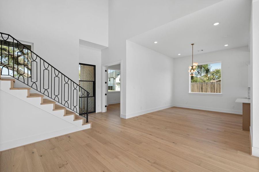 Spacious, unfurnished interior of a new home in , Houston (Image 33).