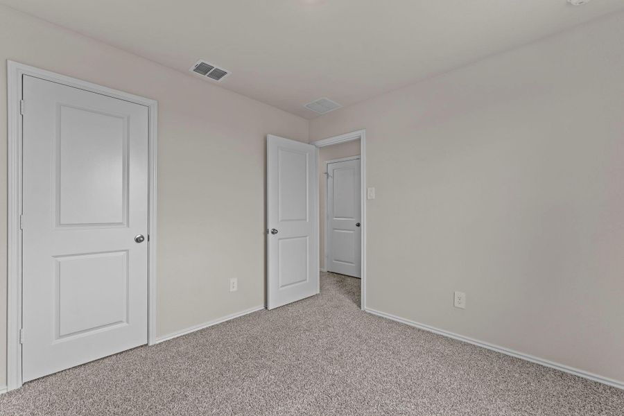 Spacious, unfurnished interior of a new home in Sunset Oaks, Maxwell (Image 16).
