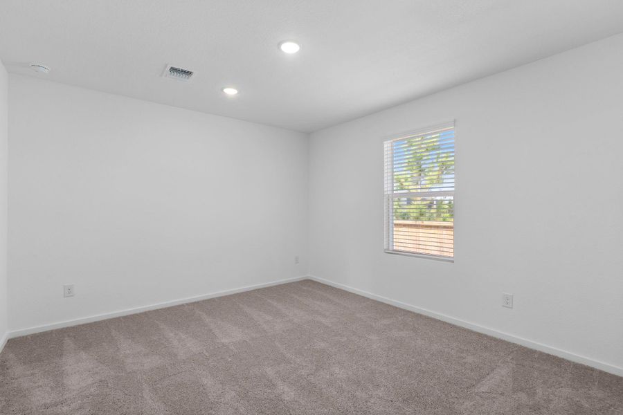Spacious, unfurnished interior of a new home in The Courtyards at Stokesbury, Waller (Image 15).