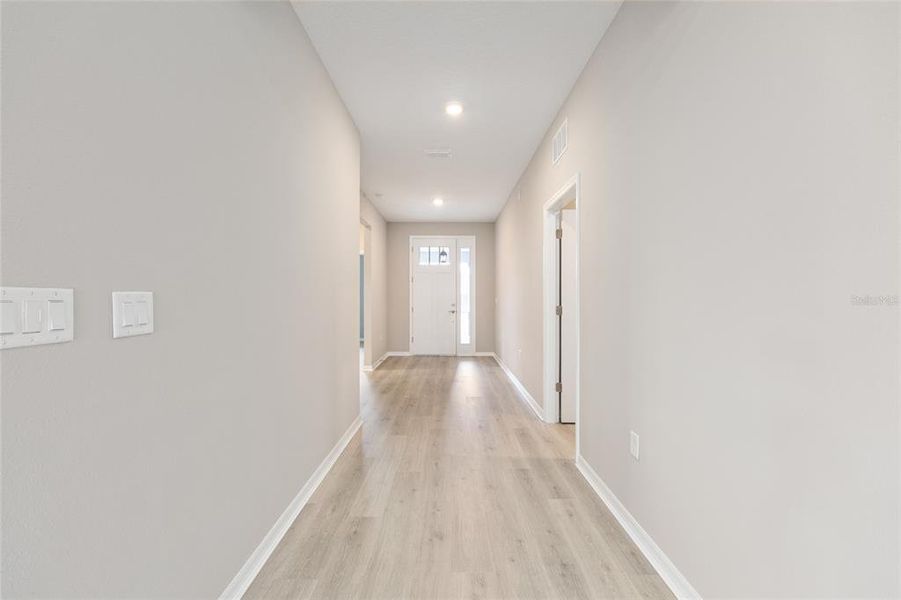Spacious, unfurnished interior of a new home in , Ocala (Image 15).