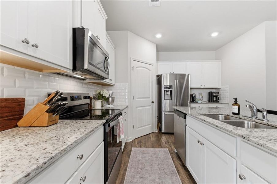 Furnished interior view inside a new home in , Dahlonega (Image 31).
