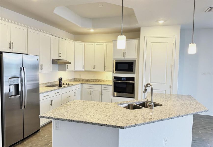 Furnished interior view inside a new home in Heritage Landing: Executive Homes, Punta Gorda (Image 3). Furnished interior view inside a new home in Heritage Landing: Executive Homes, Punta Gorda (Image 3).