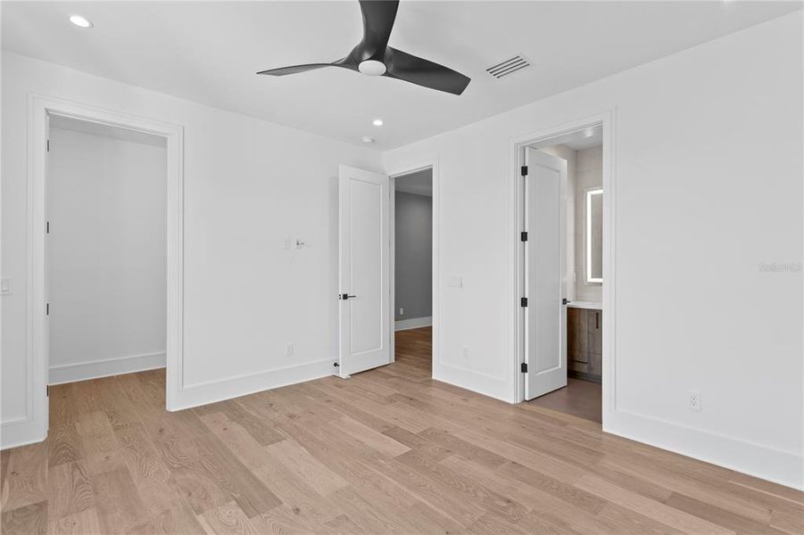 Spacious, unfurnished interior of a new home in Snell Isles, St. Petersburg (Image 22). Spacious, unfurnished interior of a new home in Snell Isles, St. Petersburg (Image 22).
