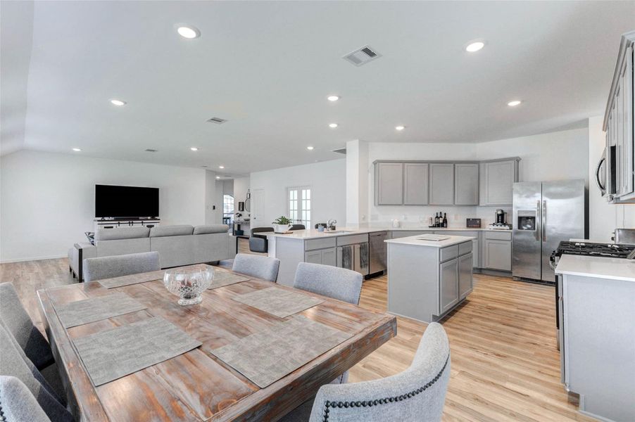 Furnished interior view inside a new home in , Baytown (Image 7).