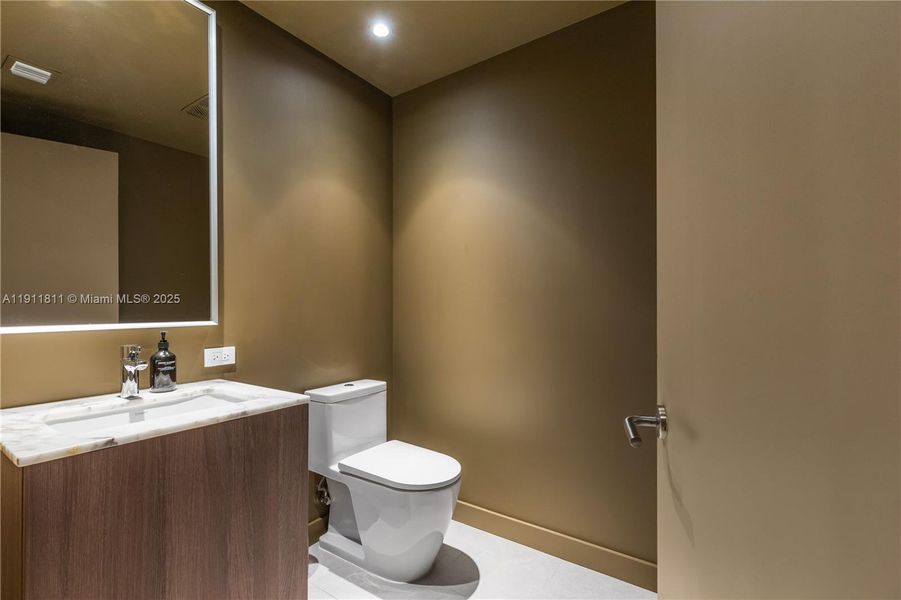 Furnished interior view inside a new home in Five Park, Miami Beach (Image 6). Furnished interior view inside a new home in Five Park, Miami Beach (Image 6).