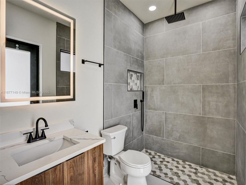 Furnished interior view inside a new home in , Lehigh Acres (Image 7).