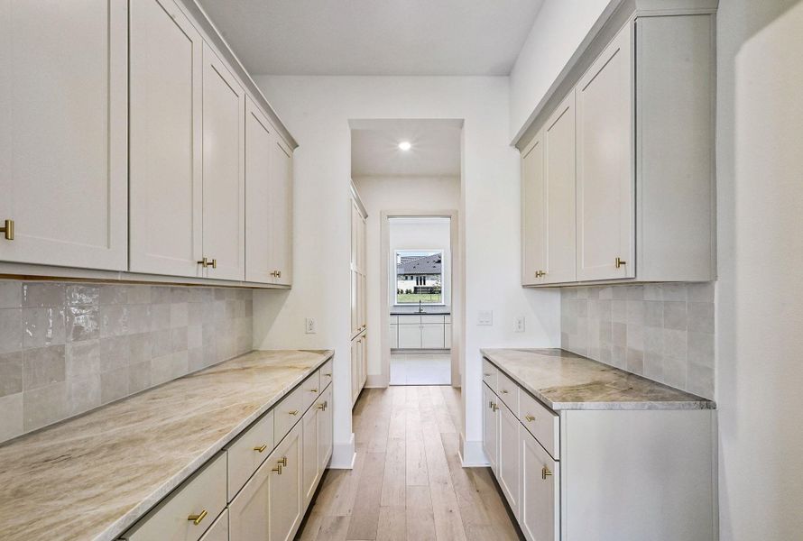 Furnished interior view inside a new home in , Lakeway (Image 13).