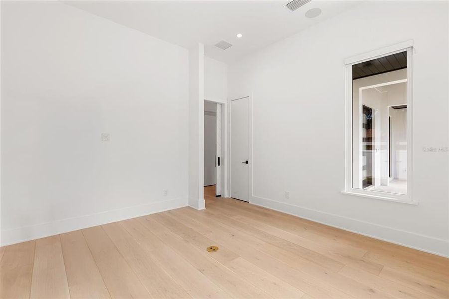 Spacious, unfurnished interior of a new home in , Winter Park (Image 65). Spacious, unfurnished interior of a new home in , Winter Park (Image 65).