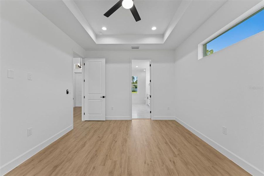 Spacious, unfurnished interior of a new home in , North Port (Image 18).