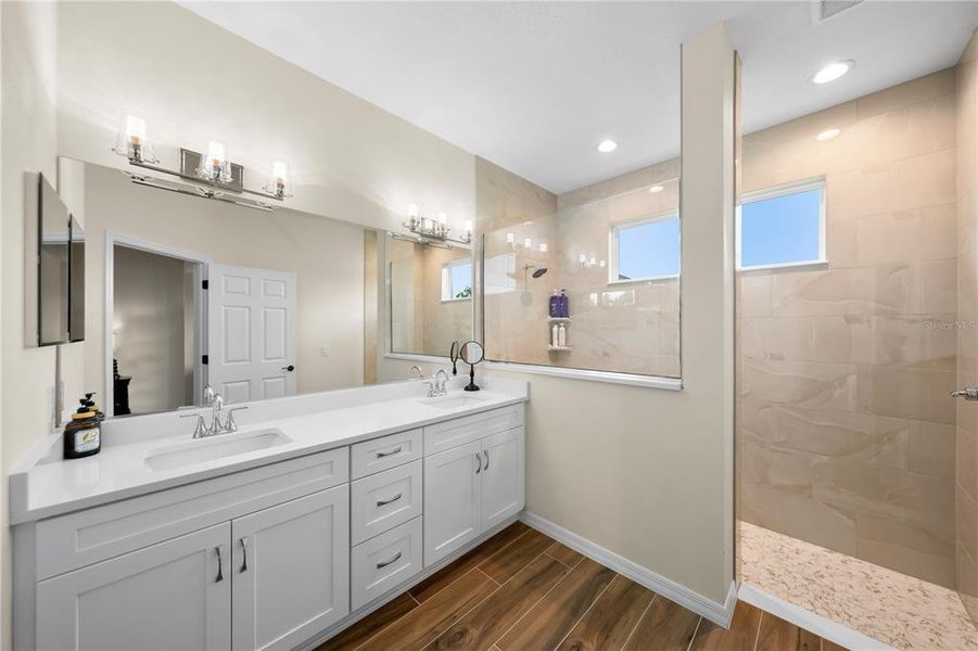 Furnished interior view inside a new home in , Ocala (Image 37).