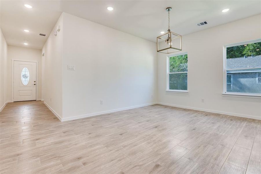 Spacious, unfurnished interior of a new home in , Kerens (Image 18).