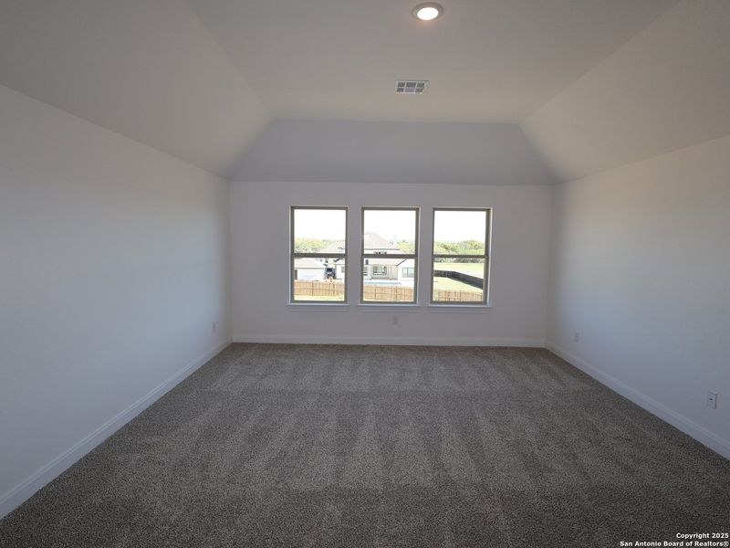 Spacious, unfurnished interior of a new home in Everly Estates, San Antonio (Image 20).